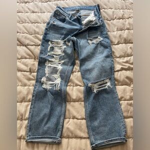 NWOT American Eagle 90’s Boyfriend Distressed Denim